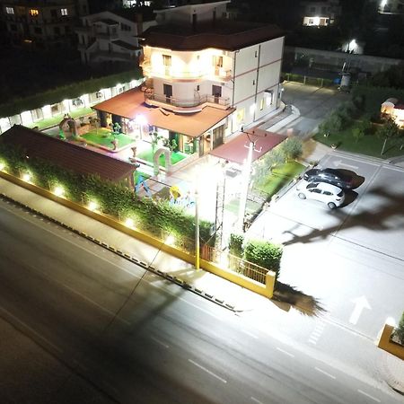 Drini Hotel Rrashbull エクステリア 写真