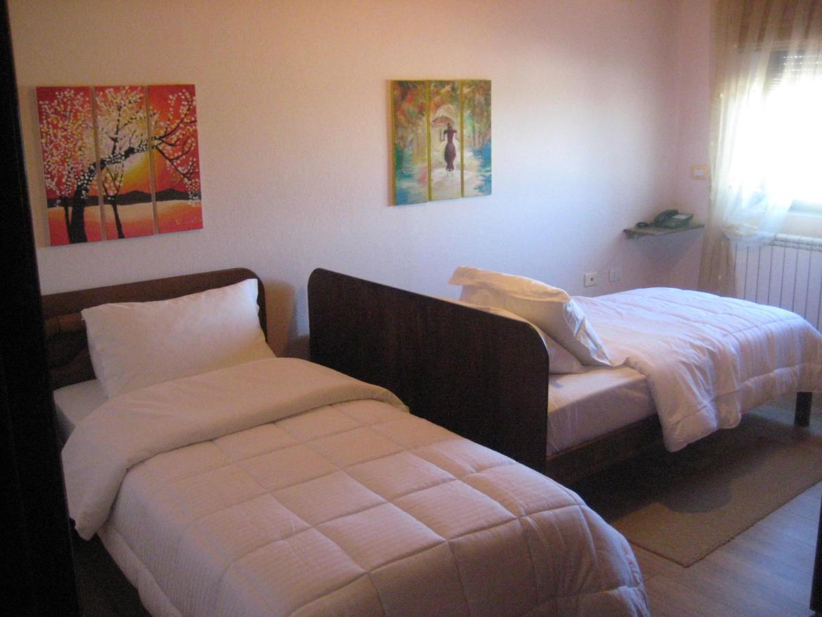 Drini Hotel Rrashbull エクステリア 写真