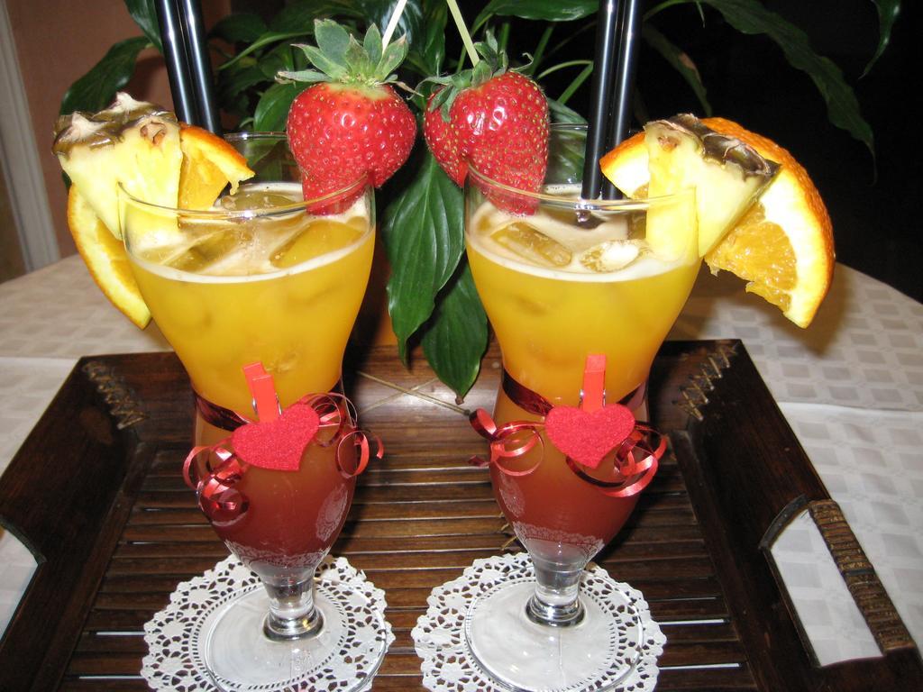 Drini Hotel Rrashbull エクステリア 写真
