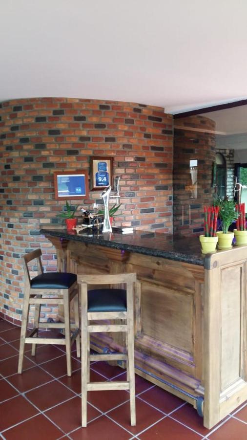 Drini Hotel Rrashbull エクステリア 写真