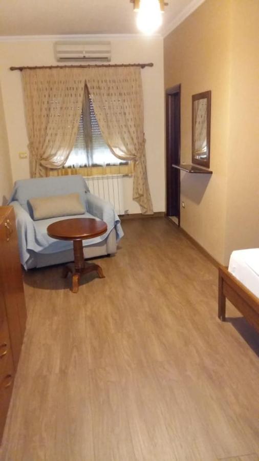 Drini Hotel Rrashbull エクステリア 写真